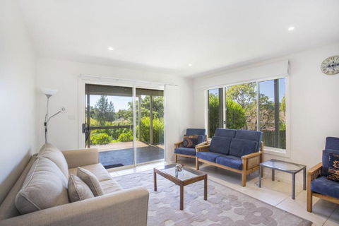 11 Riley St. Stylishly Modern - Gold Coast 4U 1