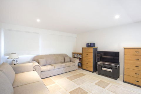 11 Riley St. Stylishly Modern - Gold Coast 4U 6