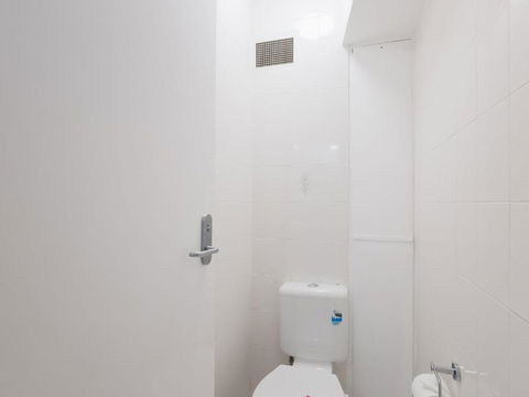 4 Harbourside 3 7 Soldiers Point Road Ground Floor On The Waterfront - Accommodation Gold Coast 1