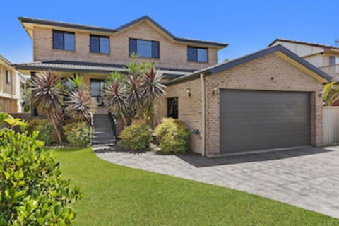 North Entrance Beach House - Gold Coast 4U 0