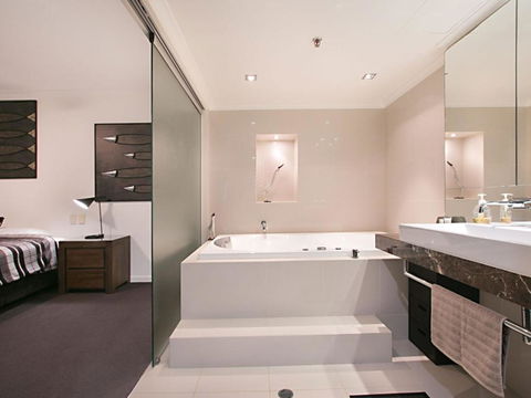 Seascape Apartments Unit 1201A Luxury Apartment With Views Of The Gold Coast & Hinterland - Gold Coast 4U 6