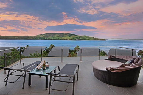 Yacht Club Villa 33 Serenity 4 Bedroom 4 Bathroom House Ocean Views 2 Buggies - Accommodation Gold Coast 3
