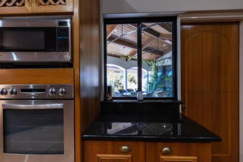 Maidstone Executive Residence - Accommodation Gold Coast 2