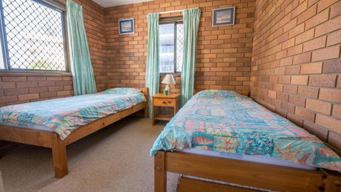 San Clemente Unit 4 / 24 Orvieto Terrace - Accommodation Gold Coast 2