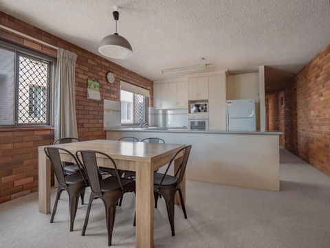 San Clemente Unit 4 / 24 Orvieto Terrace - Accommodation Gold Coast 4