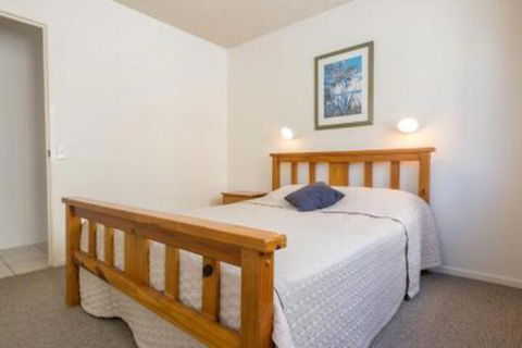 San Clemente No. 2. 24 Orvieto Terrace - Accommodation Gold Coast 6