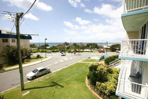 San Clemente No. 2. 24 Orvieto Terrace - Accommodation Gold Coast 0