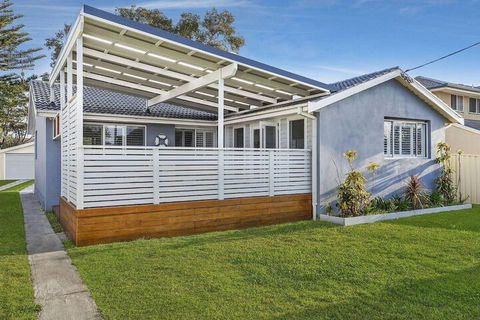 Blue Summer House - Gold Coast 4U 1