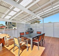Blue Summer House - Gold Coast 4U