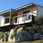 KINGFISHER COTTAGE Beachfront At The Binalong Bay - Accommodation Gold Coast 0