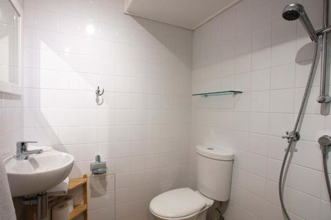 Mowamba B2 Three Bedroom - Accommodation Gold Coast 4