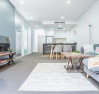 Stunning And Cozy Apartment In Heart Of Mascot - Gold Coast 4U