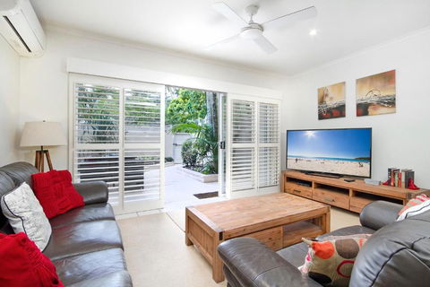 6 / 75 Noosa Parade - Accommodation Gold Coast 1