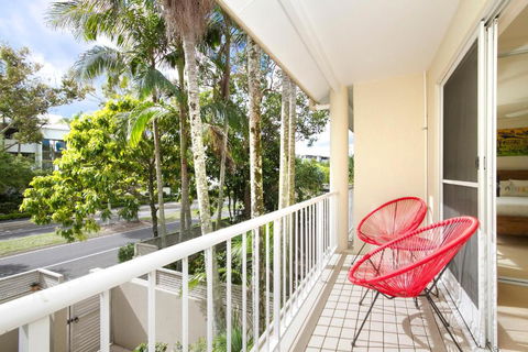 6 / 75 Noosa Parade - Accommodation Gold Coast 2