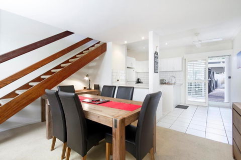 6 / 75 Noosa Parade - Accommodation Gold Coast 4