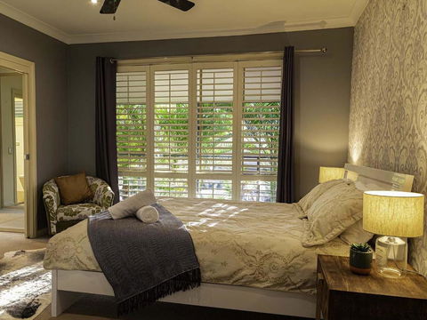 Magnificent Lakeview House Long Jetty - Gold Coast 4U 4