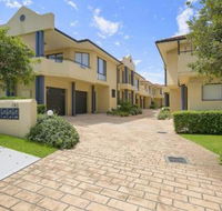 Seychells Toowoon Bay - Gold Coast 4U