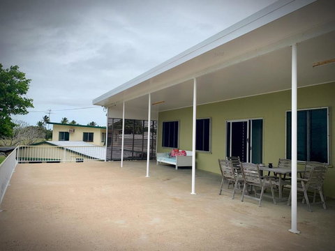 Holiday Rental Huge House With Beach Views - 1 Gold Coast 4