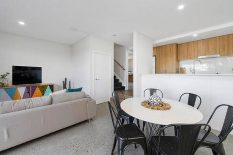 G149 Apt 2 - Gold Coast 4U 6