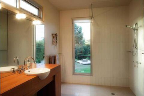 THE Lake House - Surf Side - Gold Coast 4U 3