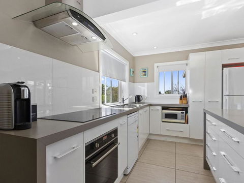 HILLTOP HAVEN In MOLLYMOOK - Accommodation Gold Coast 1