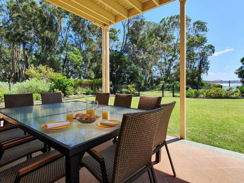 Pelican Beach House 2 Macleay Street - Gold Coast 4U 6