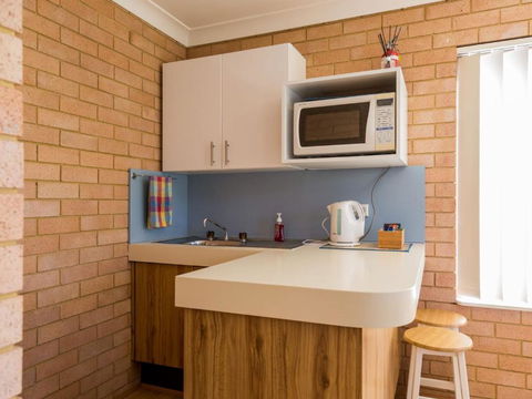 NARRAWALLEE RETREAT - Accommodation Gold Coast 4