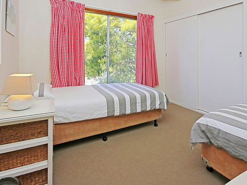 REST ASHORE At MOLLYMOOK - Accommodation Gold Coast 2