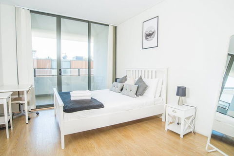 Stylish And Minimalism Apartment In North Ryde - Gold Coast 4U 2