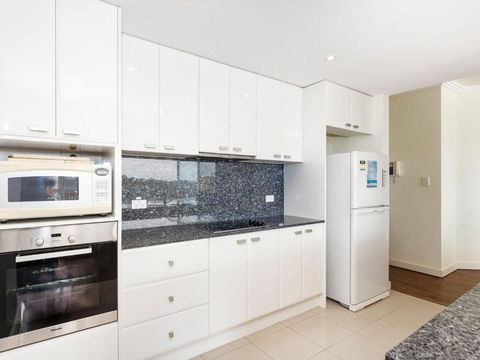 Regatta 13 - Accommodation Gold Coast 3