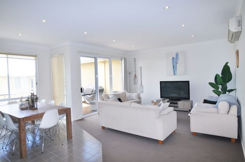 Sandpiper 3 Close TO Beach & Town - Accommodation Gold Coast 2