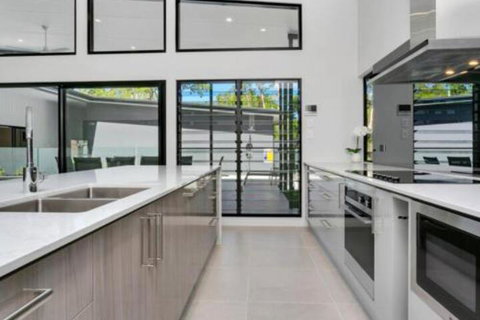 Villa Tiino Clifton Beach - Accommodation Gold Coast 3