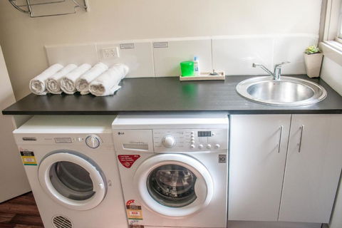 Russell Falls Holiday Cottages - Accommodation Gold Coast 3