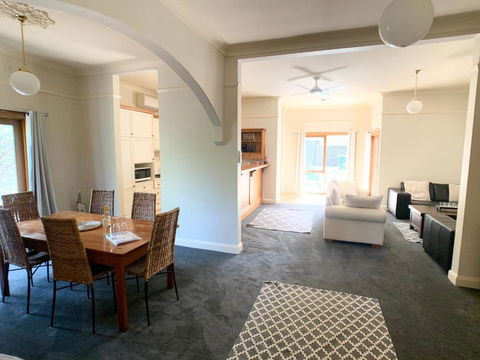 123 Hill St. Heart Of Orange Double Brick - Gold Coast 4U 7