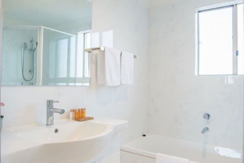 Convenient Rockdale Apartment Next To Station & Beach - Accommodation Gold Coast 7