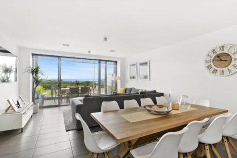 WATERFRONT TWO Position Perfect NEW LISTING 2019 - Accommodation Gold Coast 5