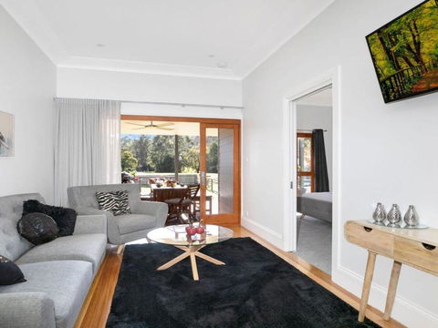 Advilla Stylish Charming & Central Location - Accommodation Gold Coast 5