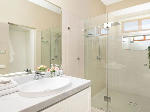 Advilla Stylish Charming & Central Location - Accommodation Gold Coast 6