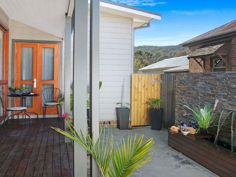 Advilla Stylish Charming & Central Location - Accommodation Gold Coast 1