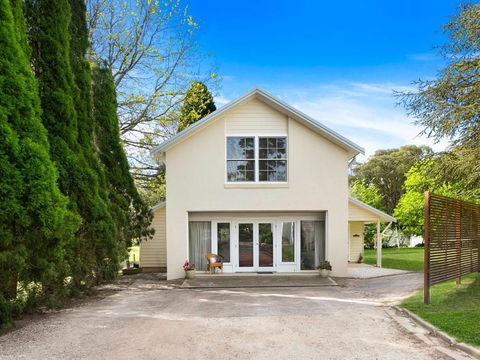 Hardigreen Park Spacious With Tennis Court - Accommodation Gold Coast 1
