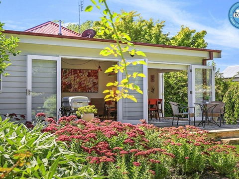 Poppy Cottage Delightful Pet Friendly Weatherboard - Accommodation Gold Coast 3