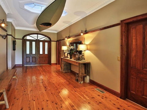 Sarnia Period Home In Garden Oasis With Pool - Accommodation Gold Coast 2
