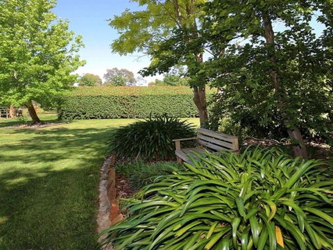 Sarnia Period Home In Garden Oasis With Pool - Accommodation Gold Coast 3