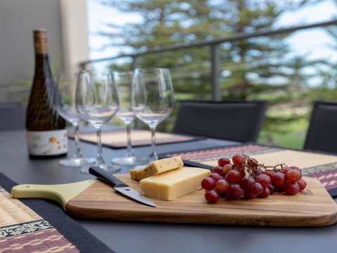 Shore To Please Comfort Cafes & Beaches - Accommodation Gold Coast 6