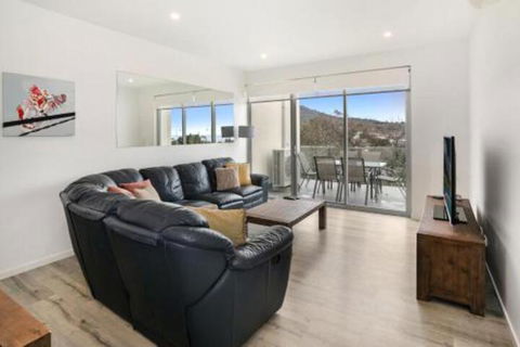 Seaside Apartment Getaway - Gold Coast 4U 2