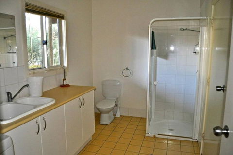 Sheoak Holiday Home - Gold Coast 4U 2