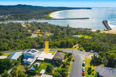 Casa Sorella Beachfront Family Home With Pool - Gold Coast 4U 5