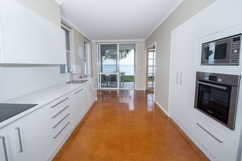 A Foreshore Salamander Bay - Accommodation Gold Coast 5