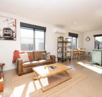 The Endsleigh 1 Bedroom Villa Free Wifi Near CBD - Gold Coast 4U