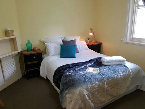 Cute Cottage On Byng Walk To Town & Pet Friendly - Gold Coast 4U 3
